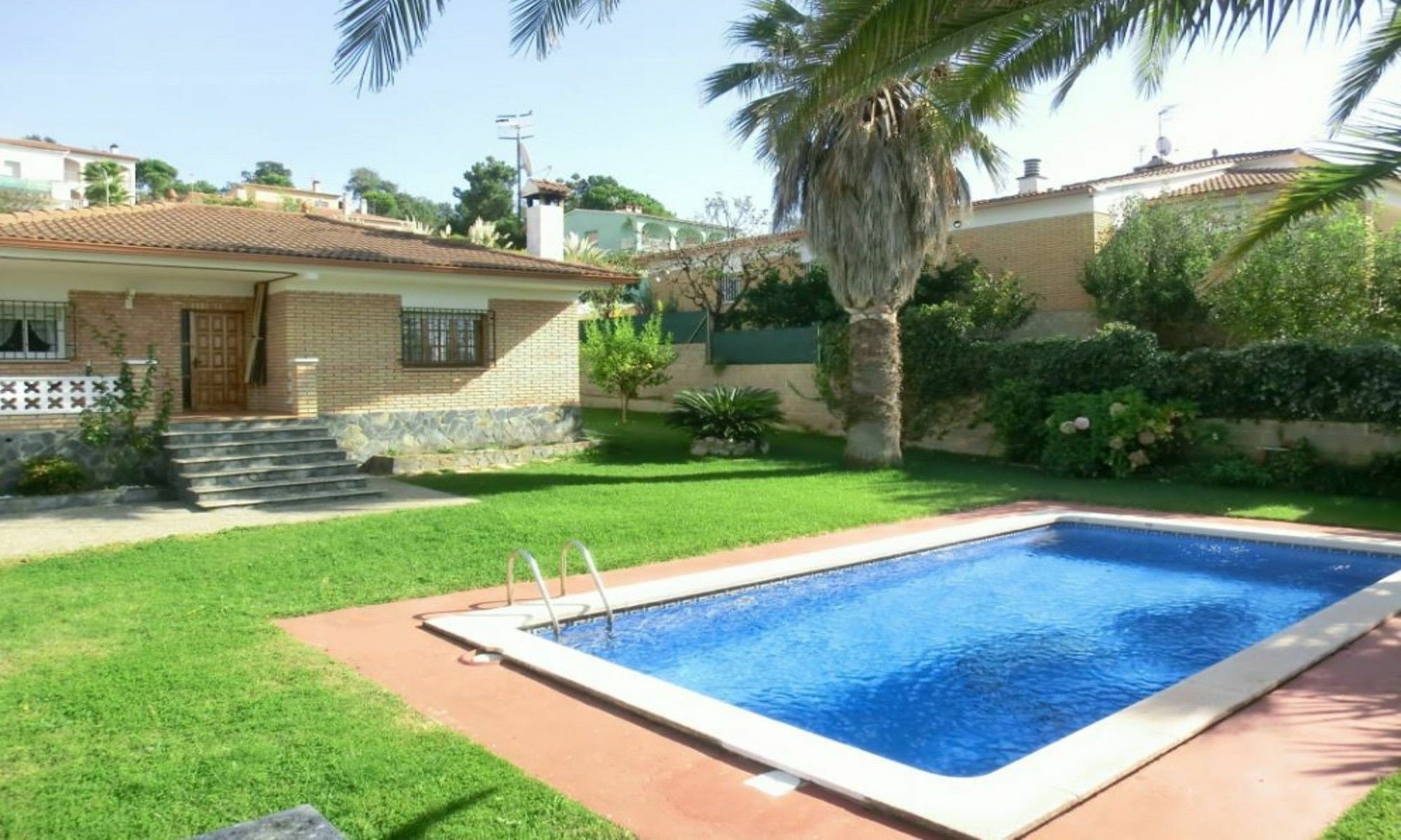 Villa In - 104815 By Mo