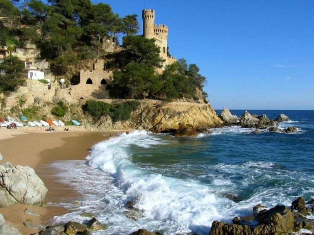 In - 104815 By Mo Villa Lloret de Mar